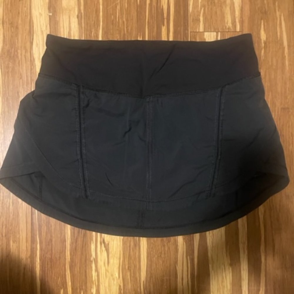 Lululemon skirt, size 6, black
